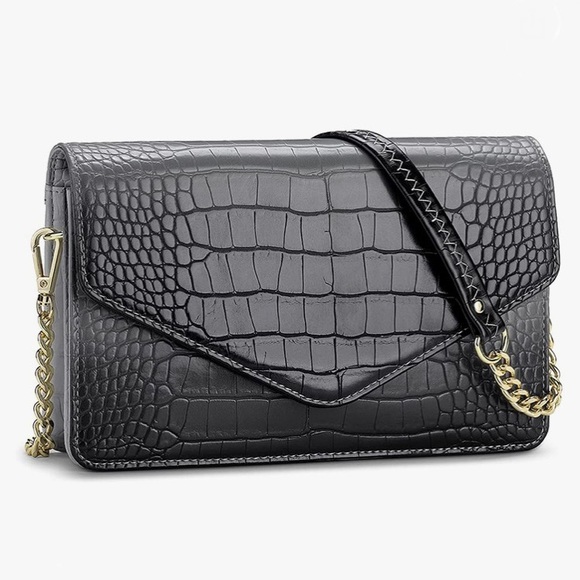 BCBGMaxAzria Handbags - $15 SALE 🐊 BRAND NEW 🐊 BCBG style ombre faux croc mini crossbody clutch purse
